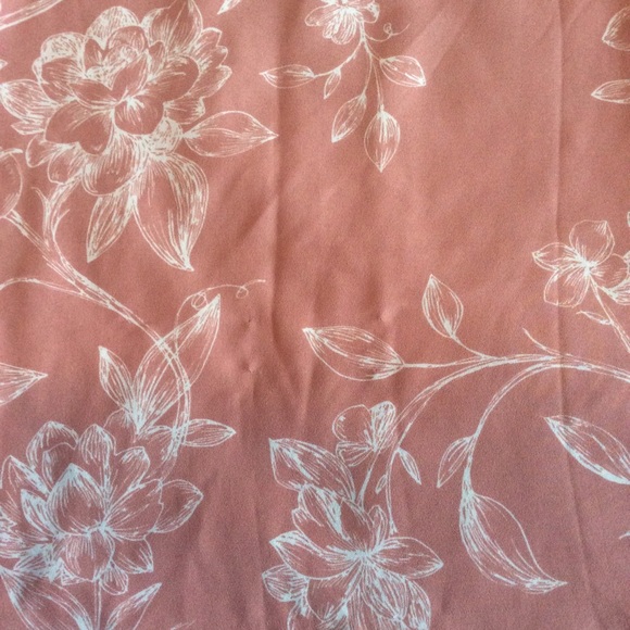 Rickis Sleeveless Floral Blouse - Picture 9 of 9